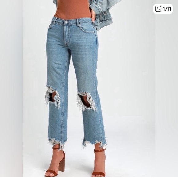 We The Free Denim - We The Free Maggie Mid Rise Distressed Straight Leg Jeans Light Wash Size 25 FP